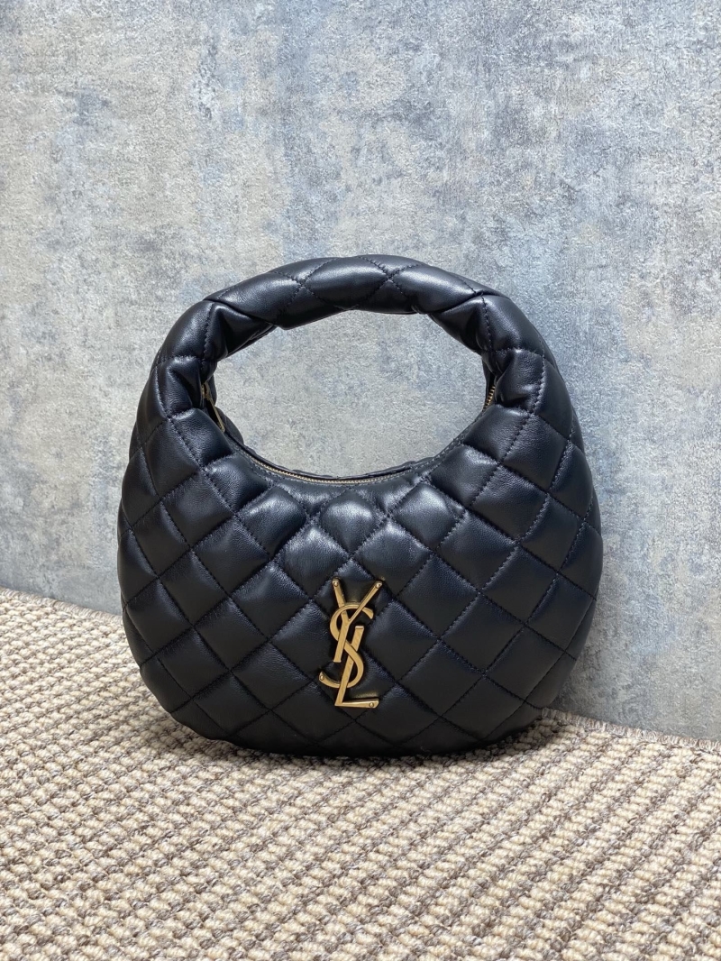 Y51 clutch bags